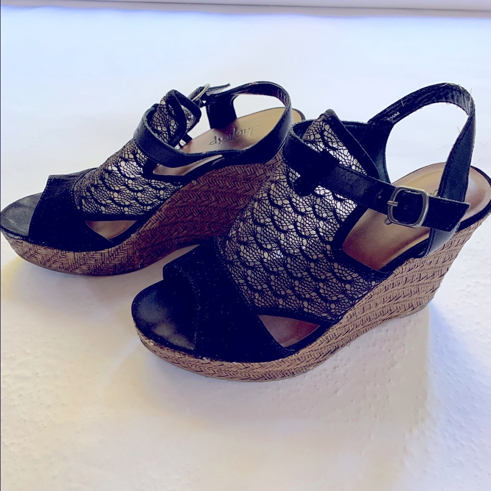 Daytrip Wedges size 7.5
